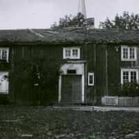 https://lokalhistoriewiki.no/images/Alstadhaug_presteg%C3%A5rd%2C_Nord-Tr%C3%B8ndelag_-_Riksantikvaren-T373_01_0192.jpg